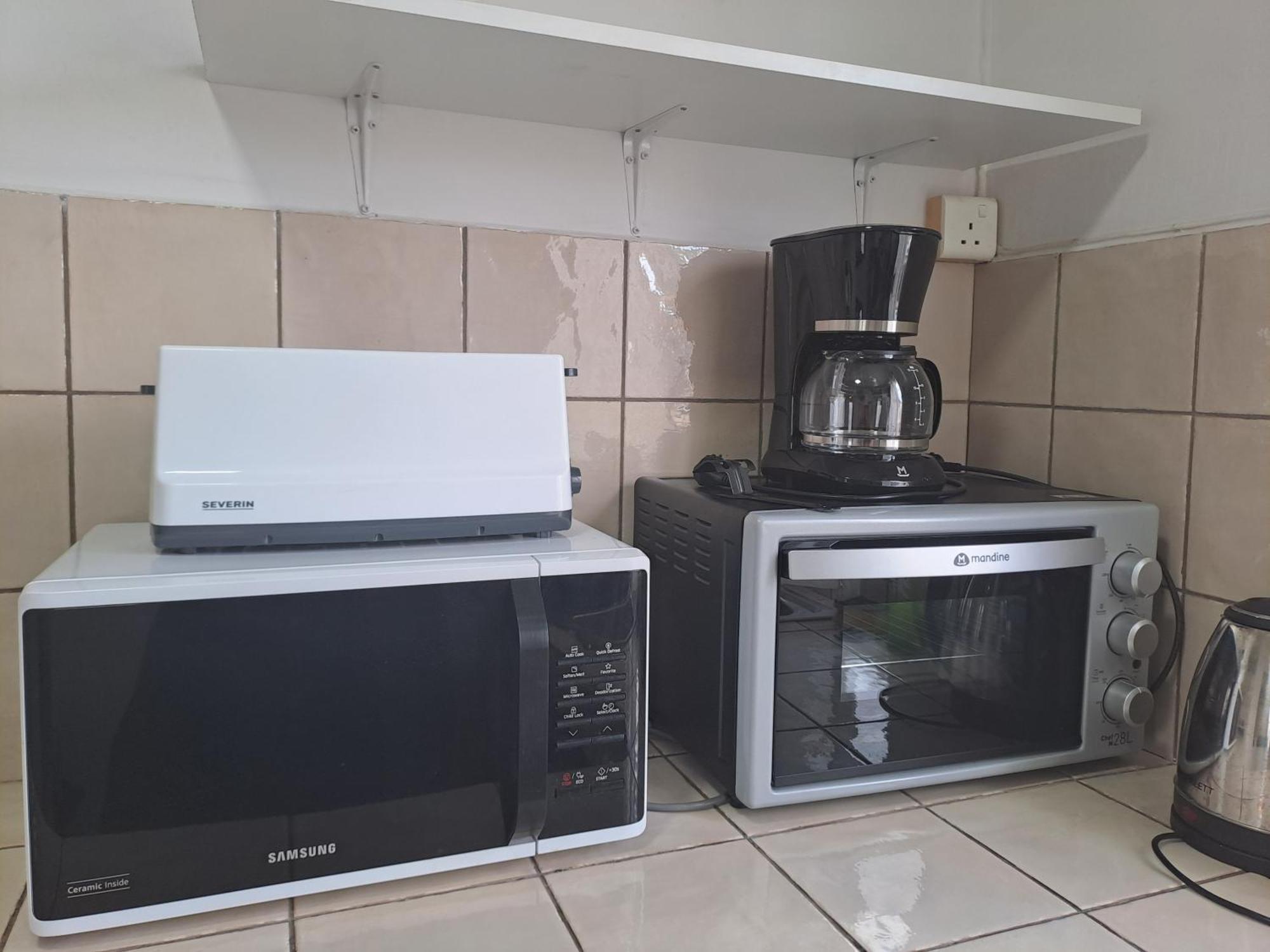 Appartement Paisible Avec Jardin & Piscine Albion Eksteriør billede
