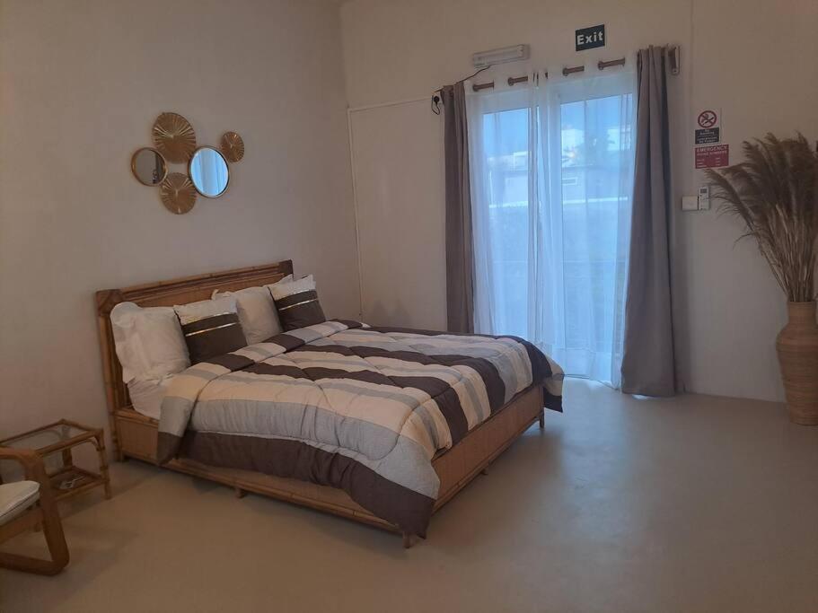 Appartement Paisible Avec Jardin & Piscine Albion Eksteriør billede